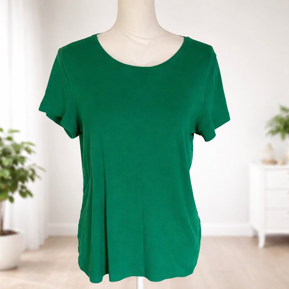 FREE W bundle of 2 + St. John’s Bay Green 100% Cotton Basic Tee Size Large